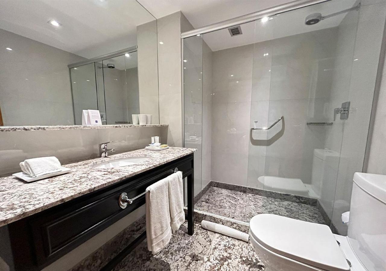 Windsor Plaza 5*