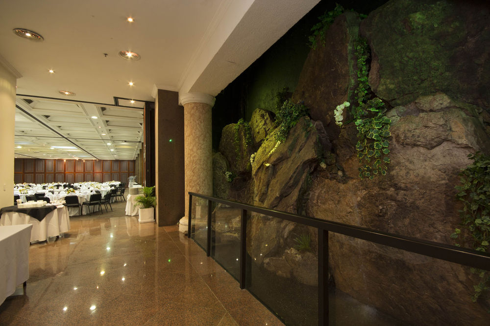 Windsor Plaza Hotel