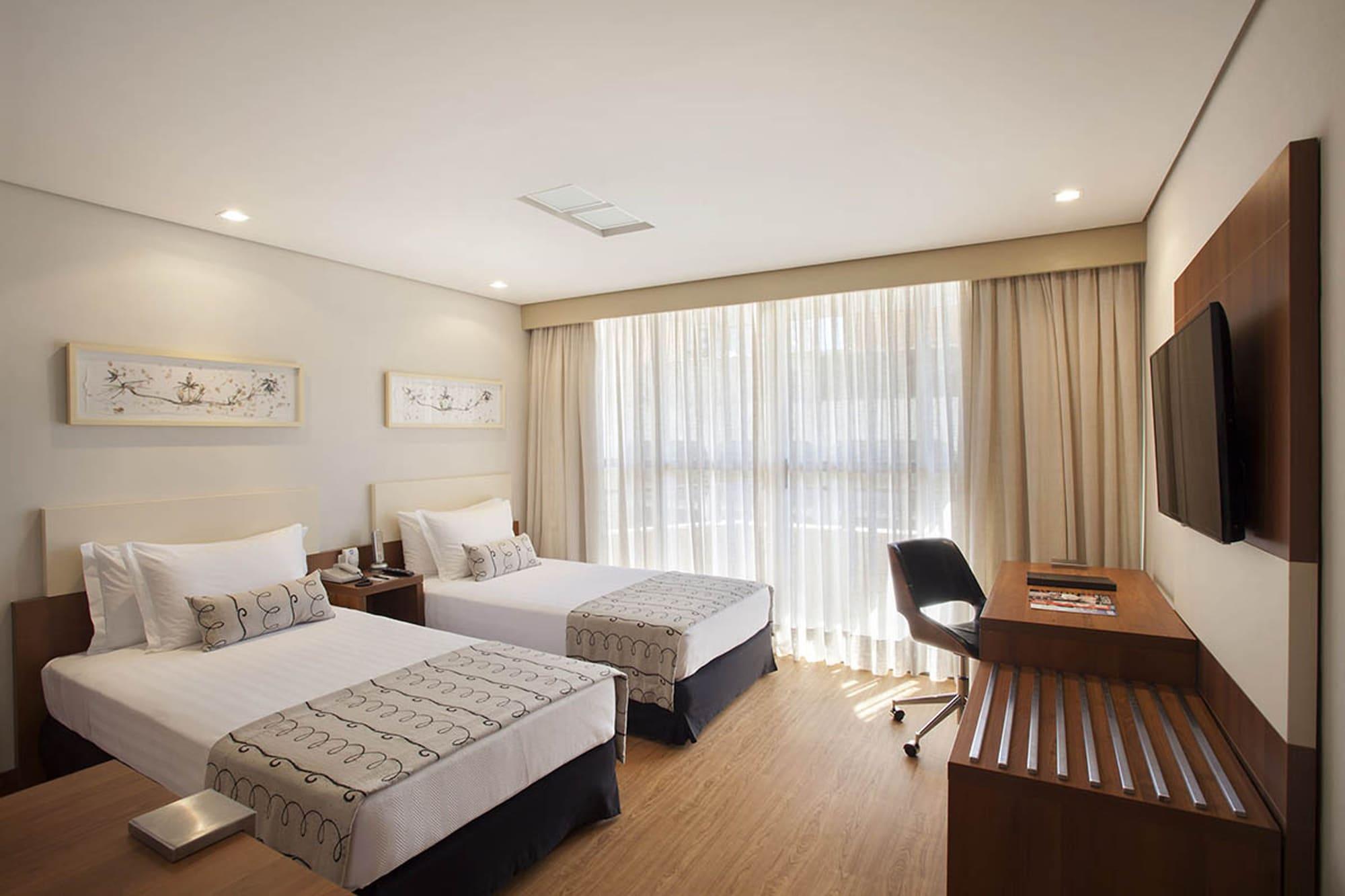 Windsor Plaza Hotel 5*