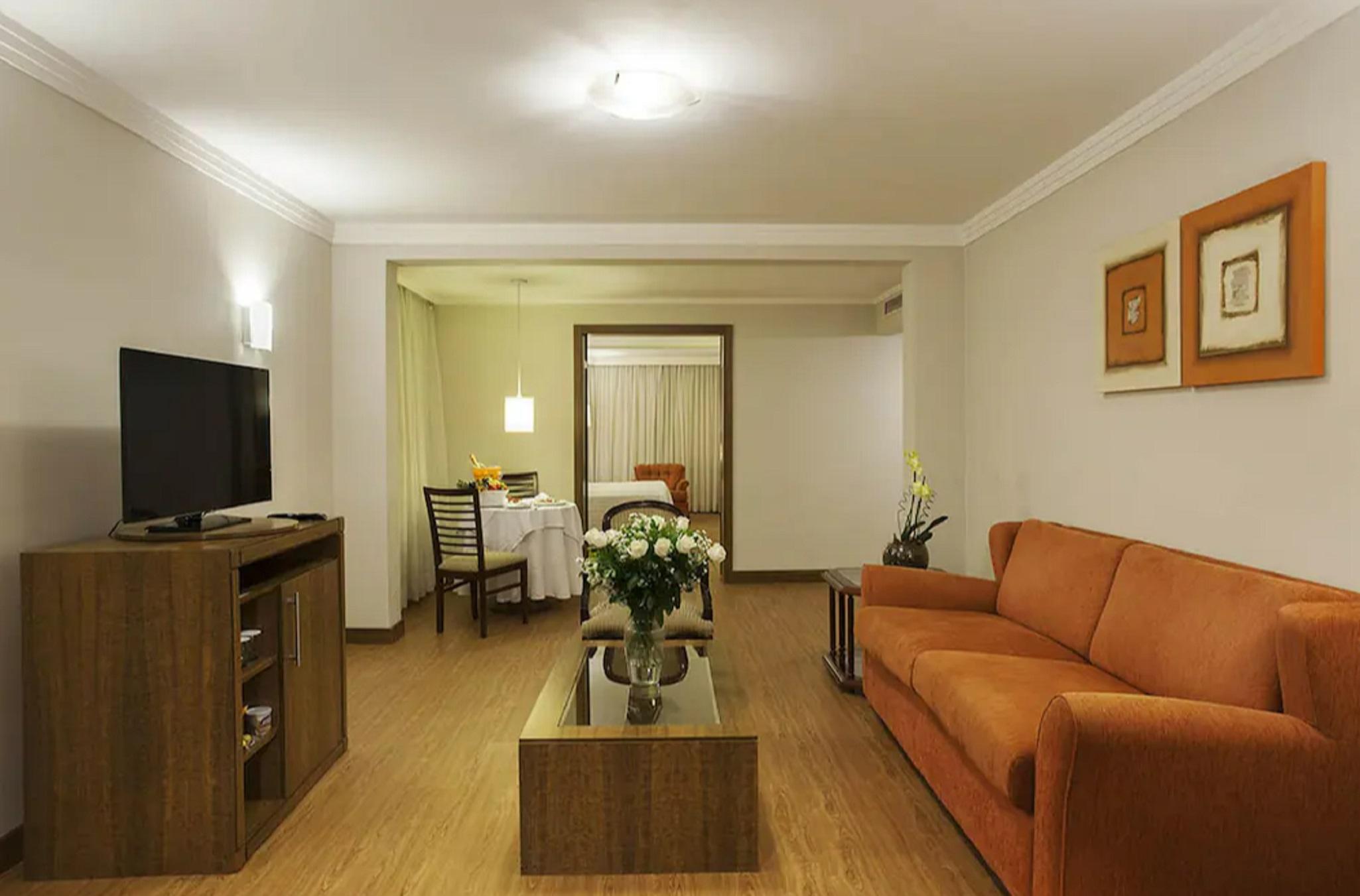 Hotel Windsor Plaza