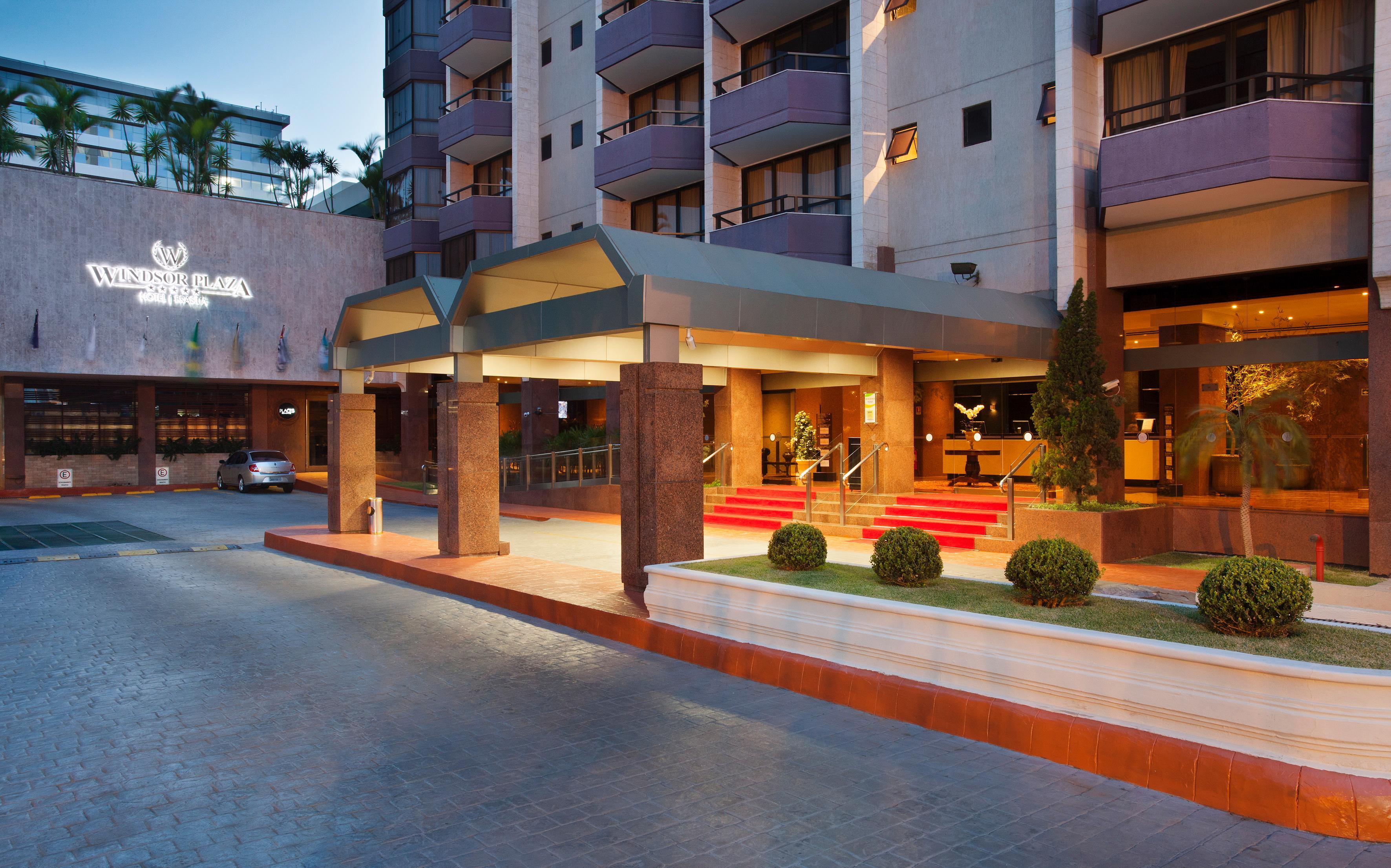 Windsor Plaza Hotel 5*