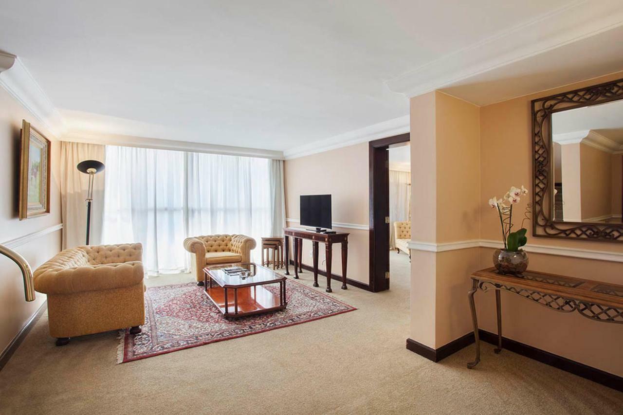 Windsor Plaza Hotel